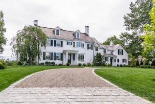 Yard of the Week: Beautiful Blend of Old and New on a Former Farm (19 photos)