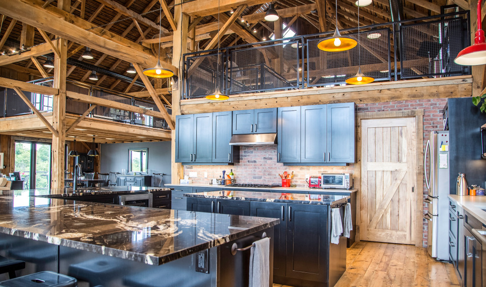 Design ideas for a rustic kitchen in Milwaukee.