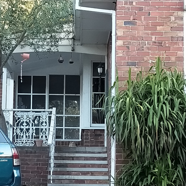 Inviting window corner 