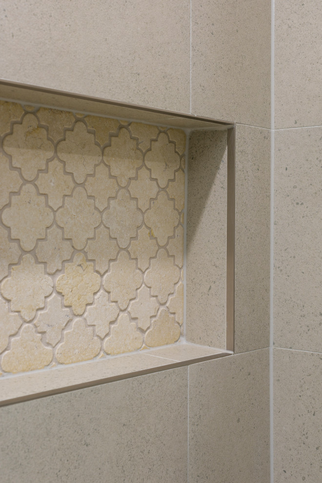 Main bathroom Shower Shelve