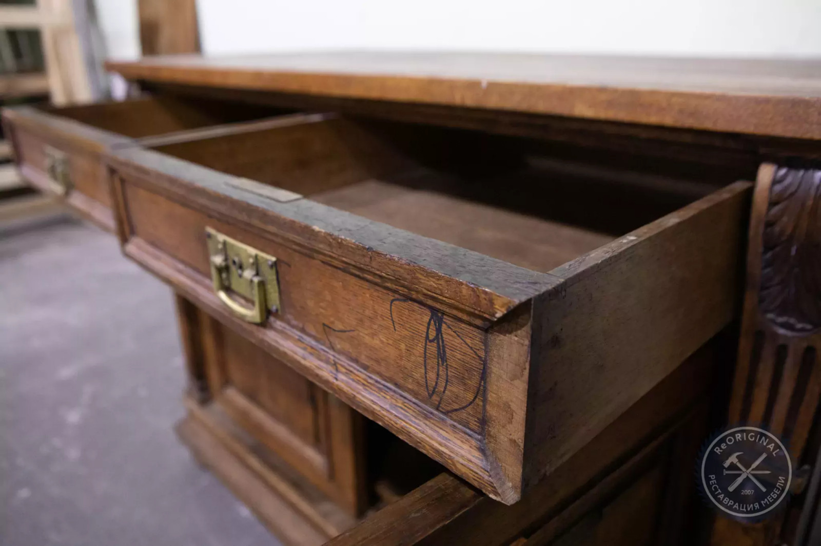 Реставрация антикварной мебели