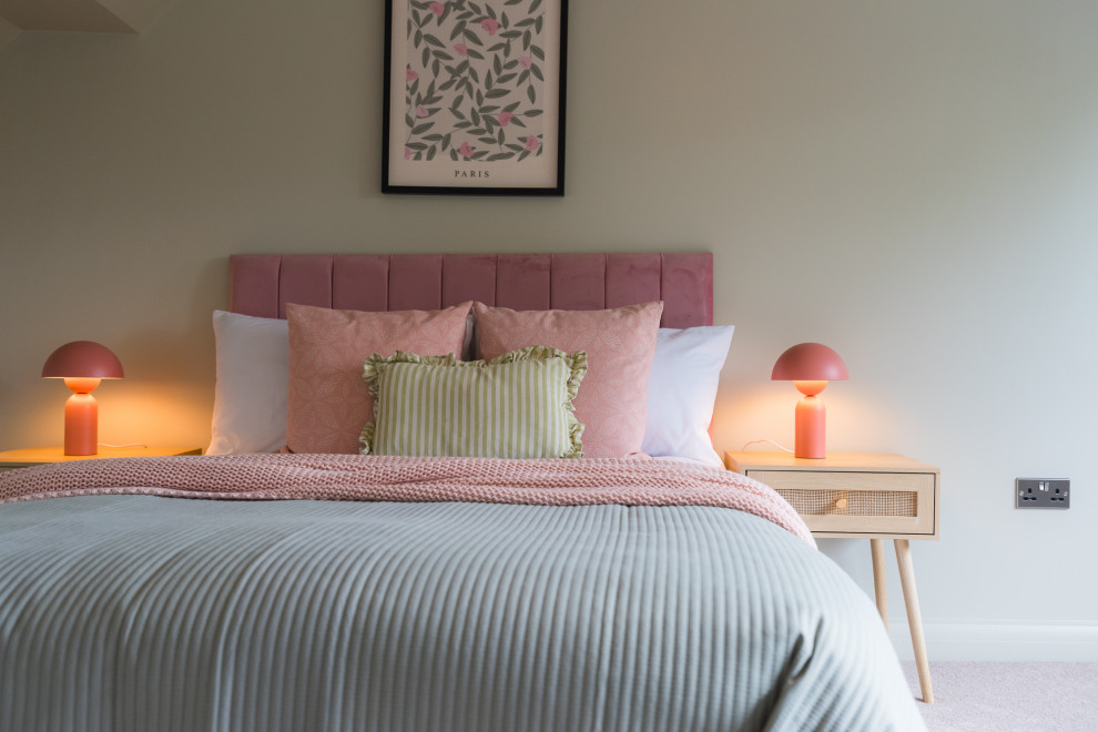 Woodville Road - Stage to Sell
