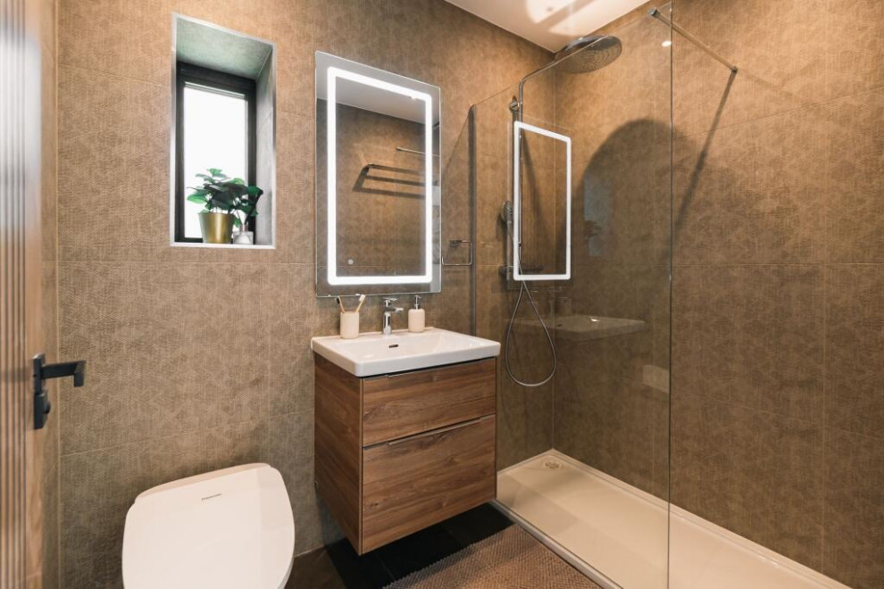 Carisbrooke view - New Build - Stage to Sell