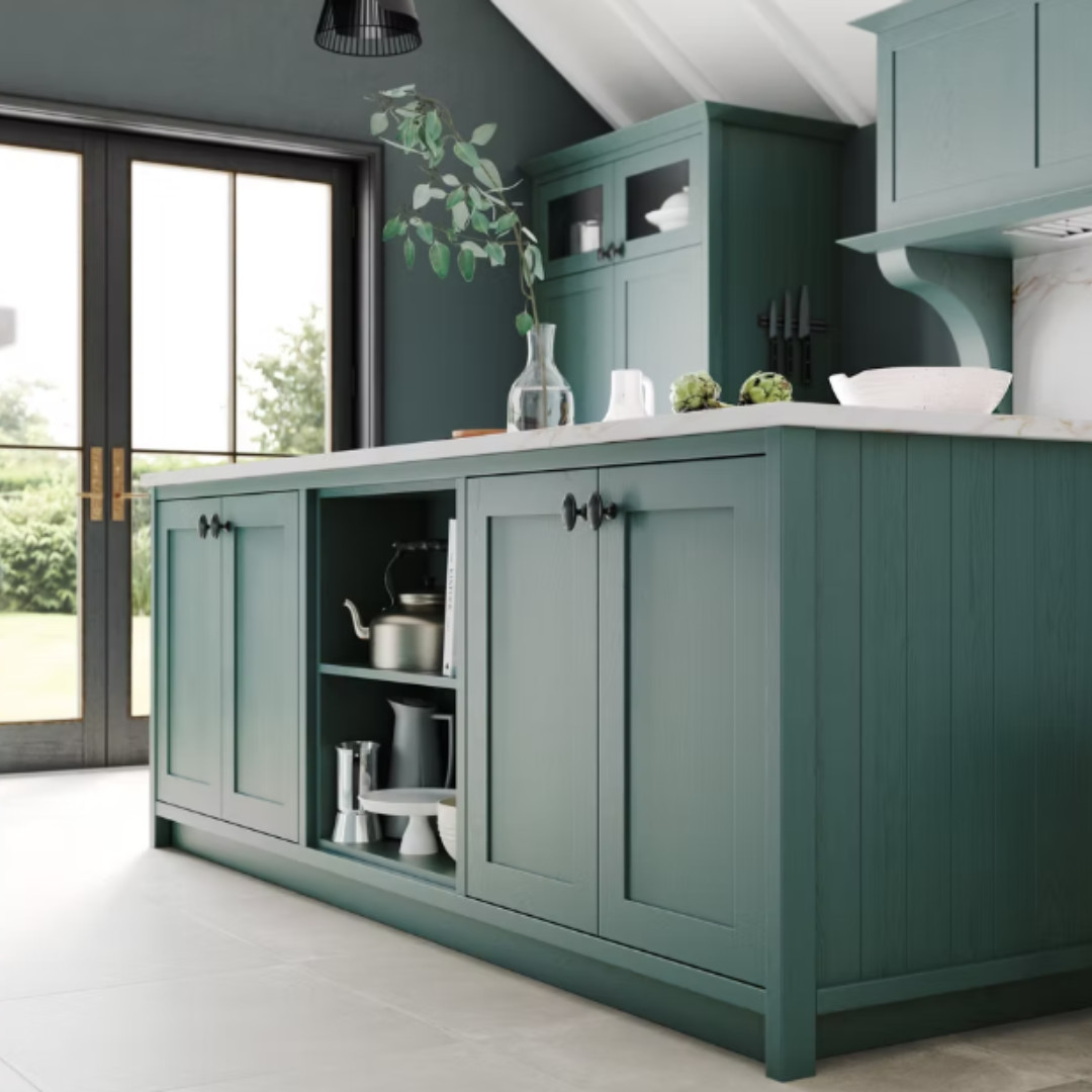 grain painted shaker kitchen in Lutterworth combining clean lines and textured finish for a timeless look.