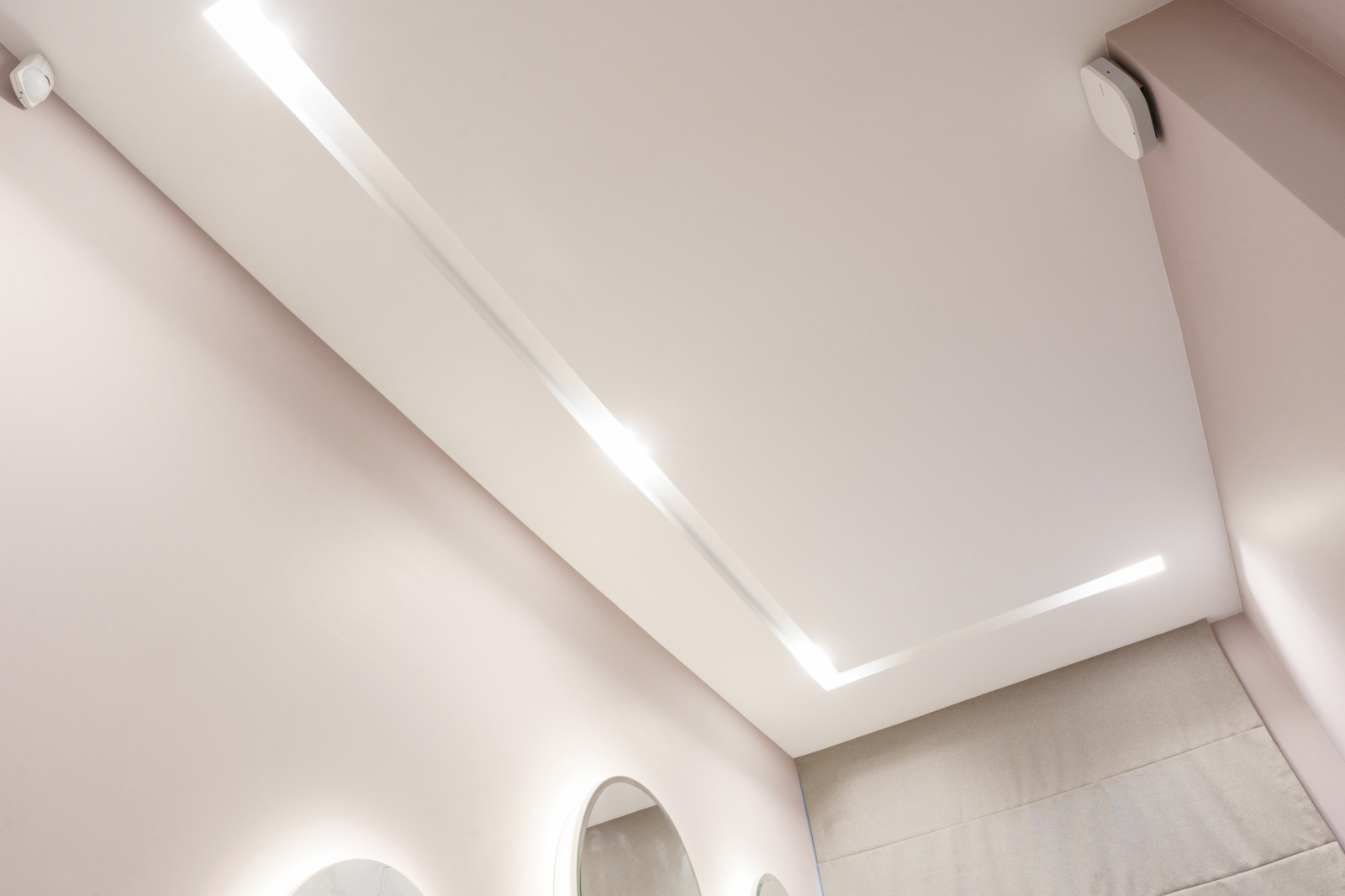 Профильные встроенные гипсовые светильники АРАТТА