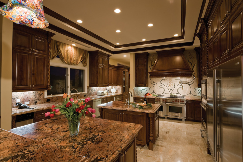 Inspiration for a traditional kitchen in Las Vegas with stainless steel appliances.