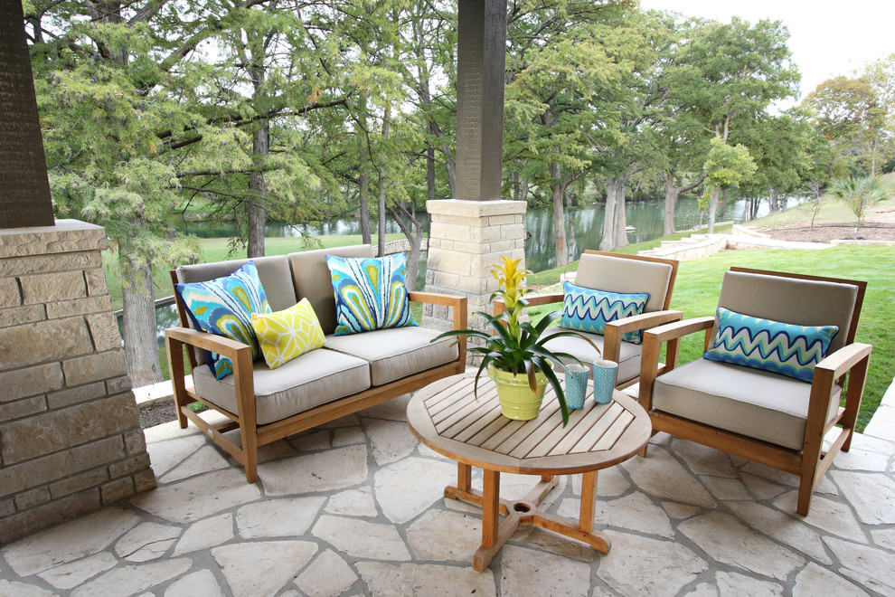 Transitional patio in Austin.