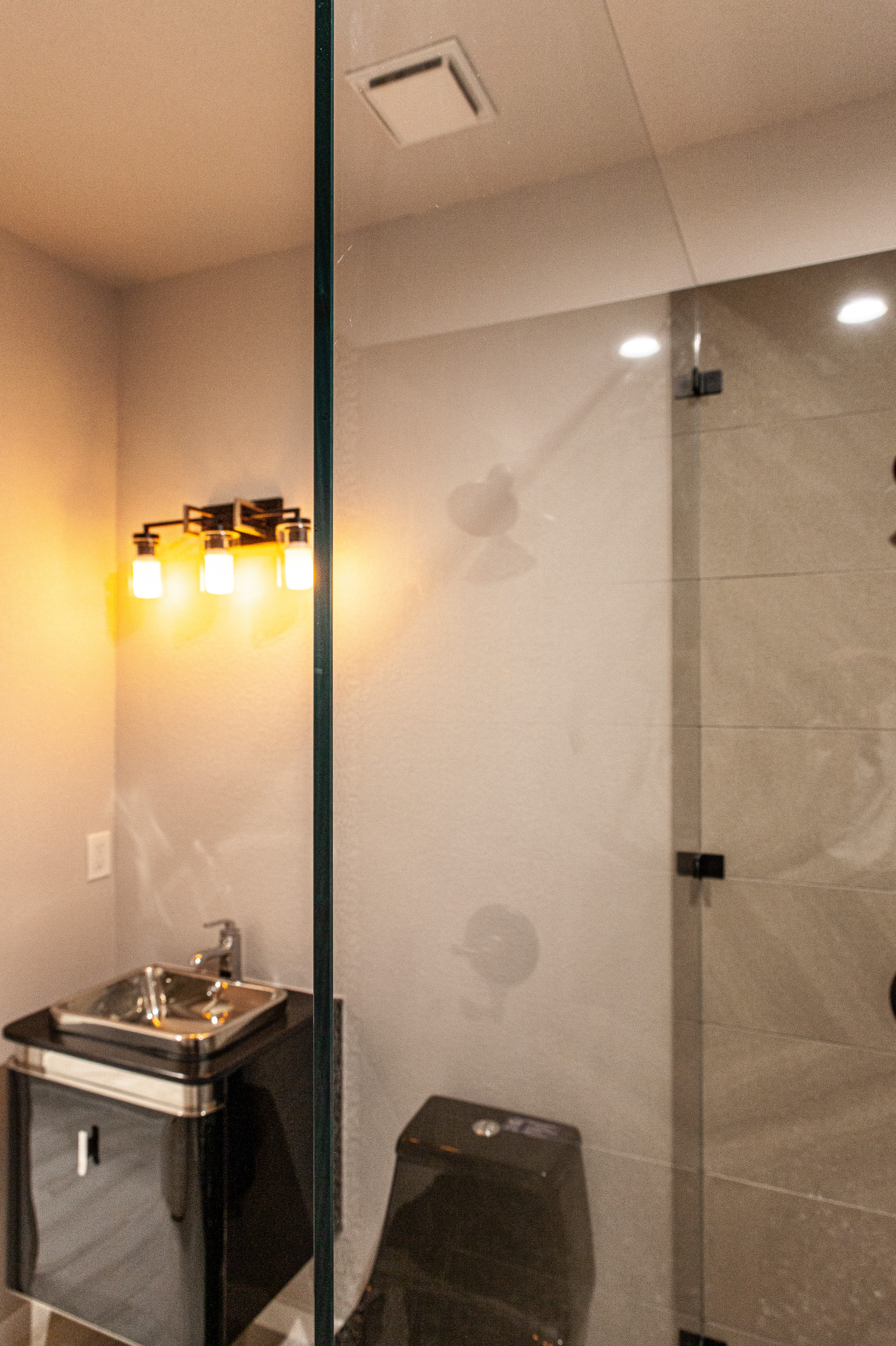 Bathroom Frameless Showers