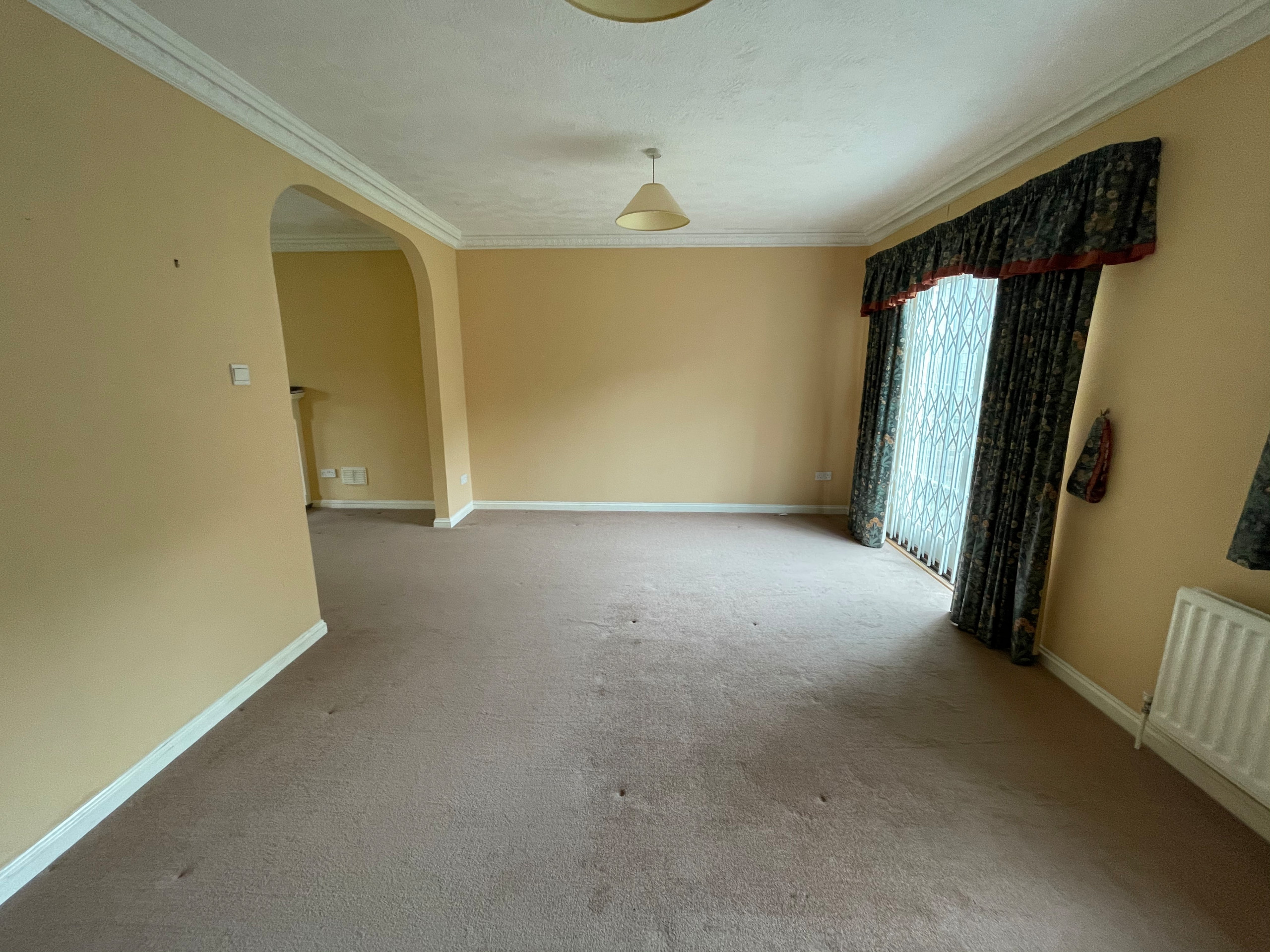 Before - Strood tv lounge