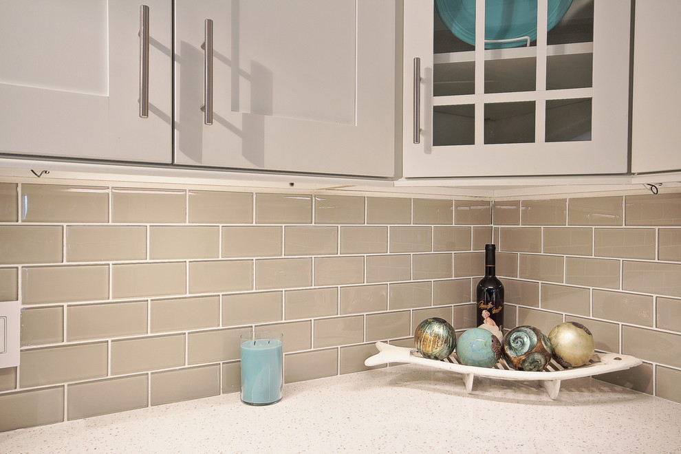 Kitchen - transitional kitchen idea
