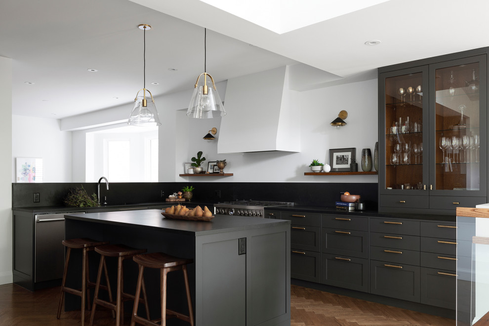 Example of a transitional kitchen design in Toronto