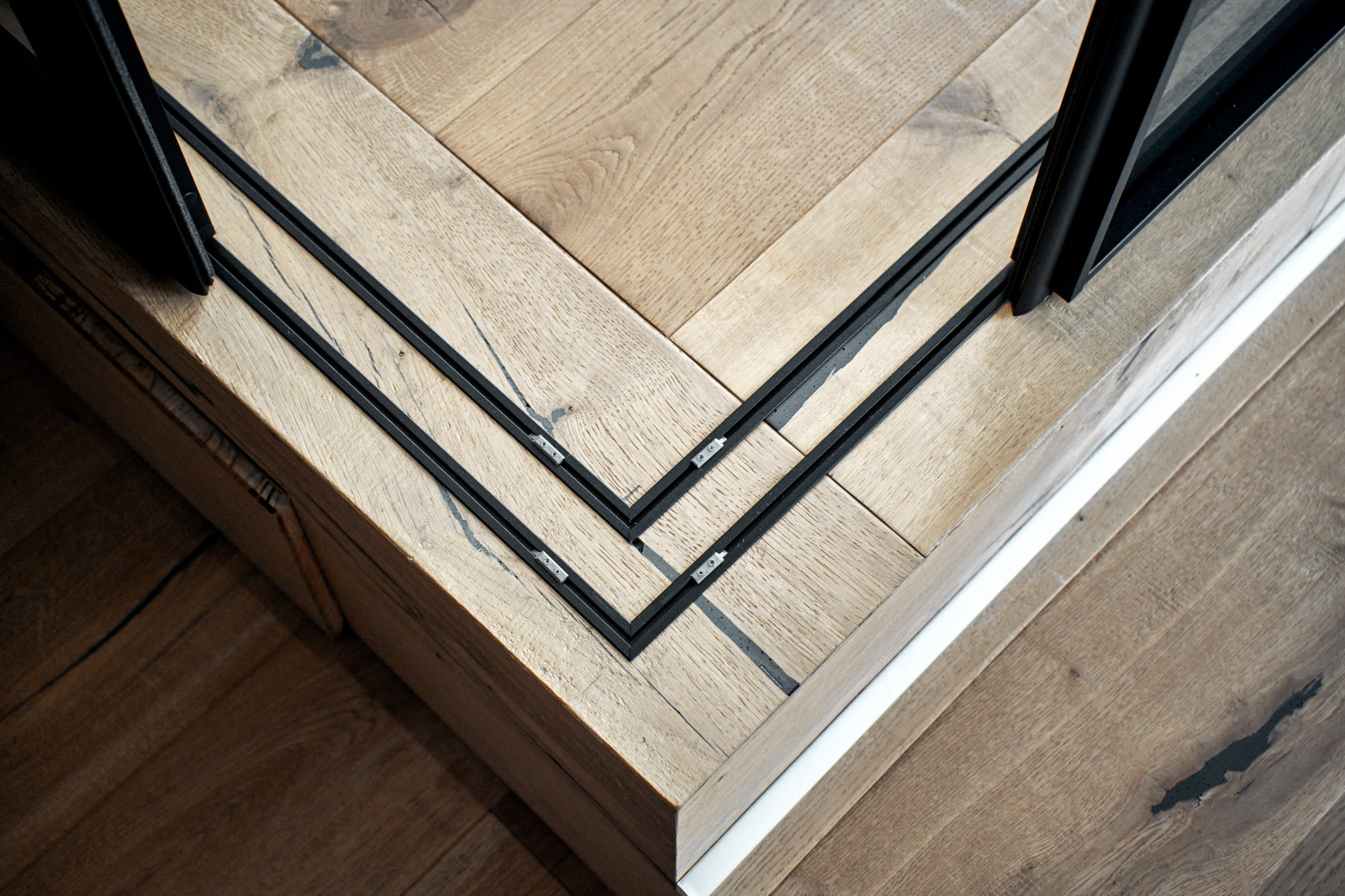 Угловая интерьерная перегородка raumplus