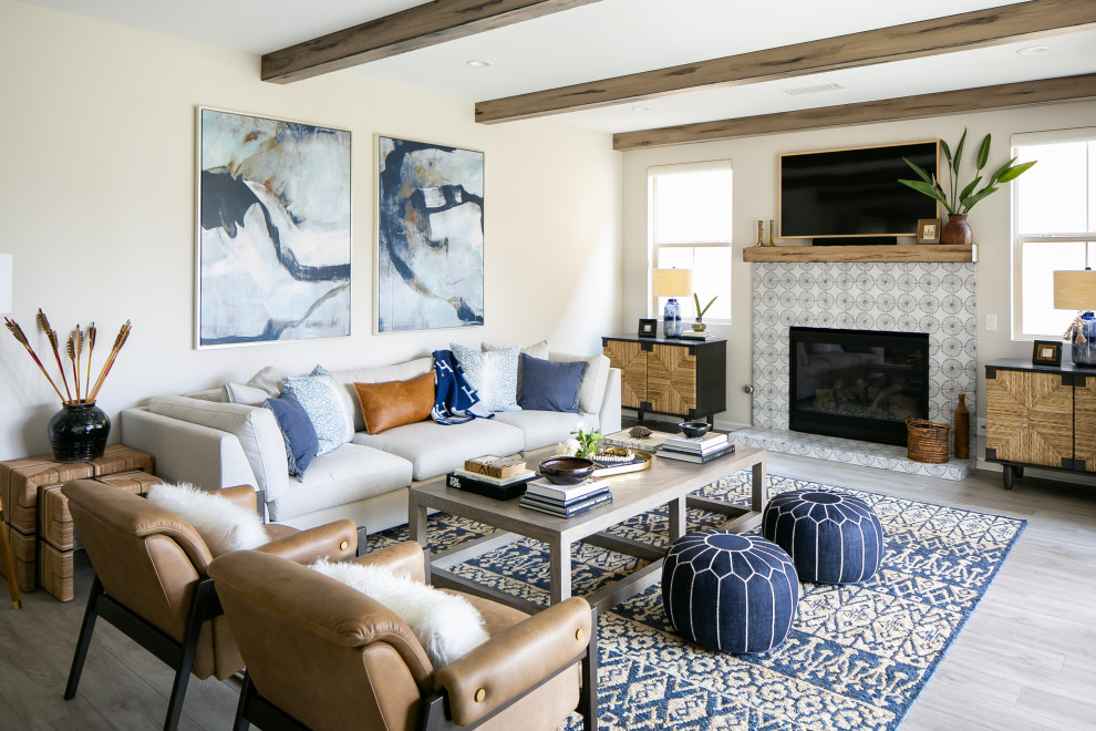 This is an example of a mid-sized transitional living room in Orange County.