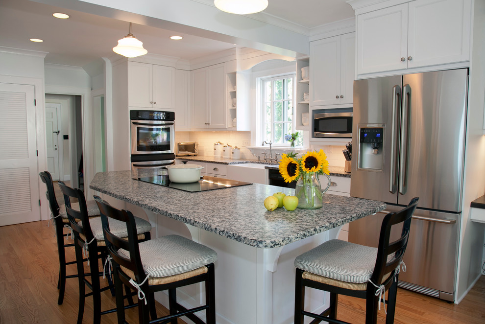 Transitional kitchen photo in Bridgeport
