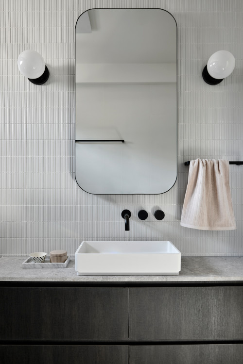 Lighting the Way: Contemporary Bathroom Brilliance with Wall Appliques