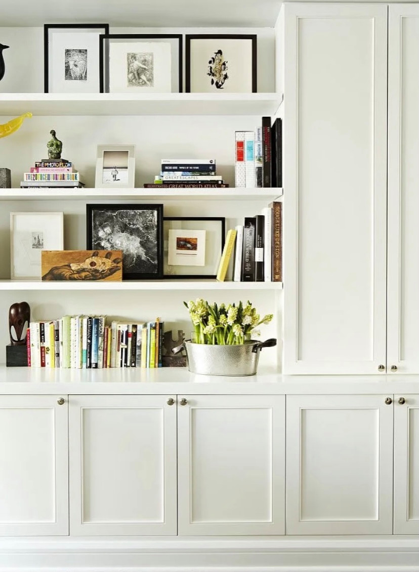 Custom Living Room & Built in Storage Design