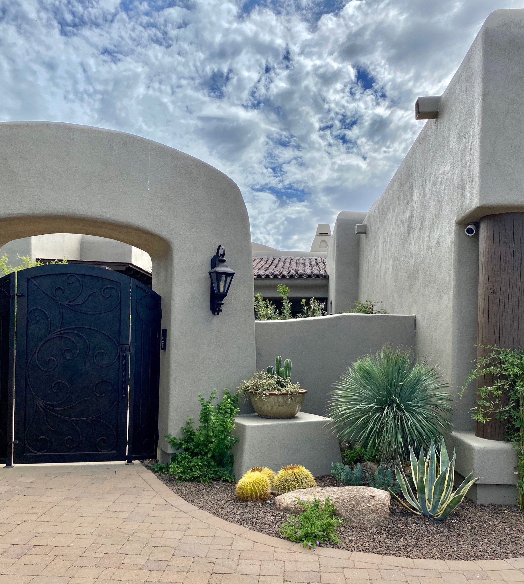 Large southwest home design photo in Phoenix