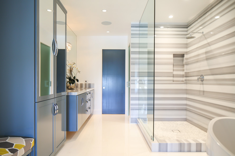 Inspiration for a contemporary bathroom in Orange County.