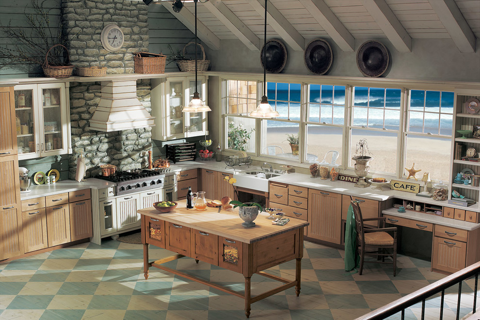 Transitional kitchen photo in Miami