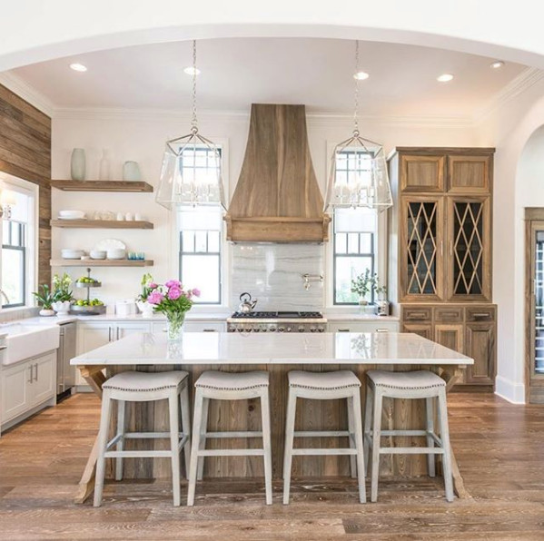 Kitchen - transitional kitchen idea in Boston