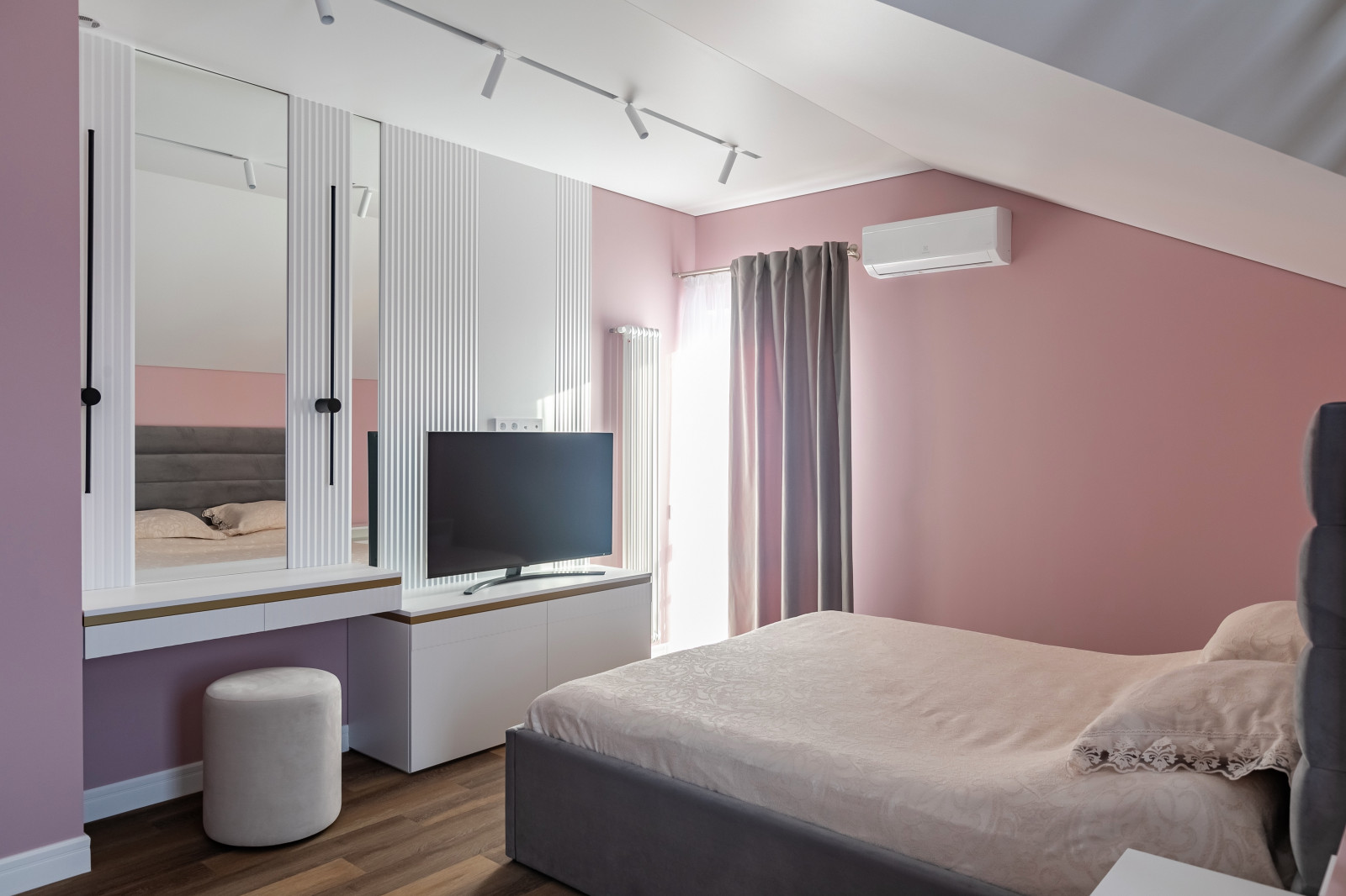 Яркий интерьер таунхауса