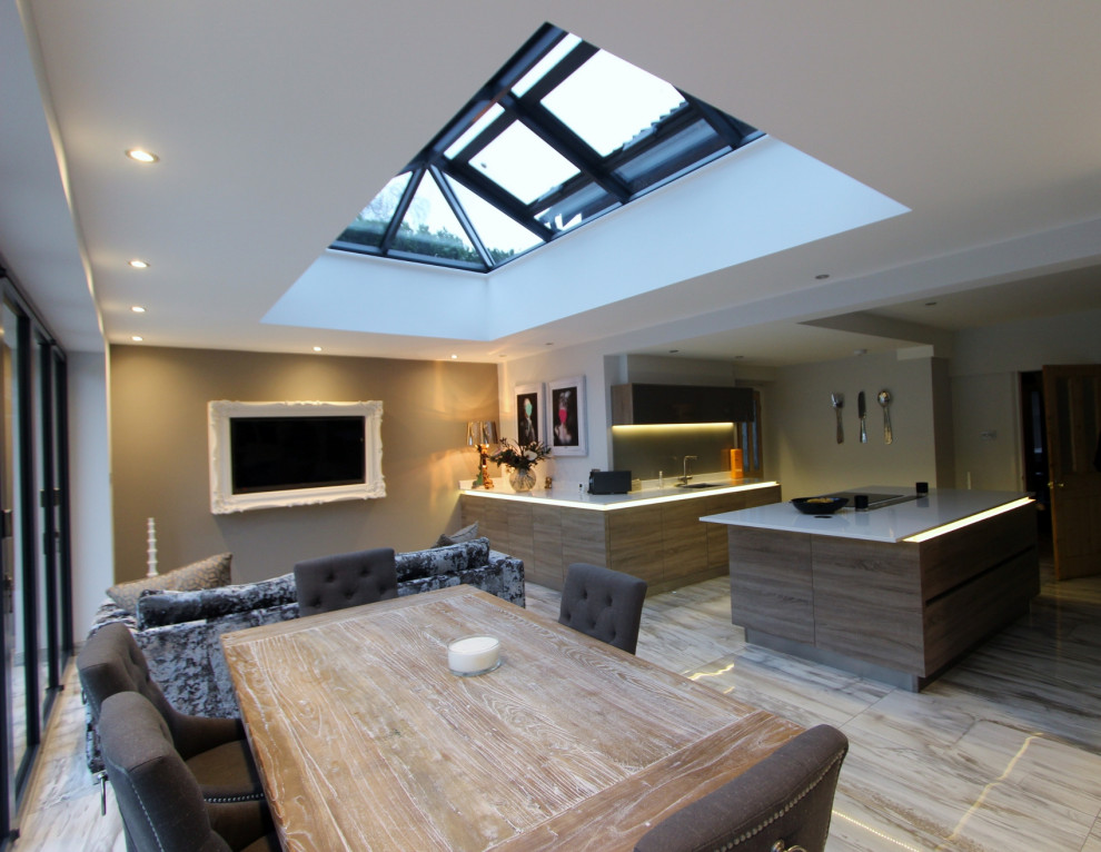 Kitchen orangery dining and relax space