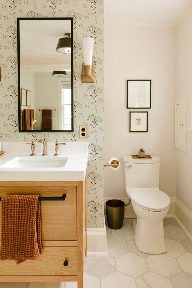 Inspiration for a transitional home design remodel in Minneapolis