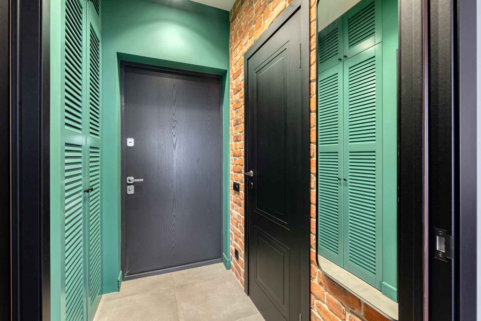 Студия в стиле лофт для холостяка: прихожая