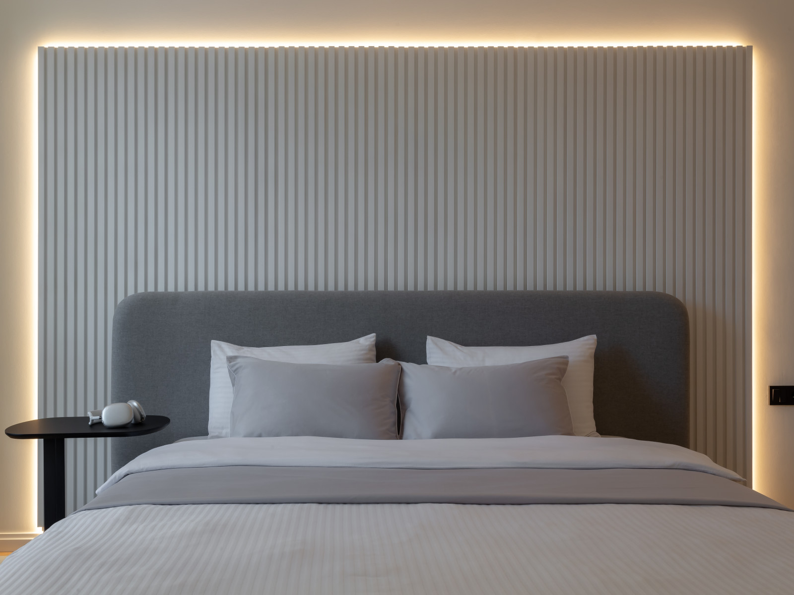 Графичный "Черно-белый" интерьер для студентки архитектурного ВУЗа