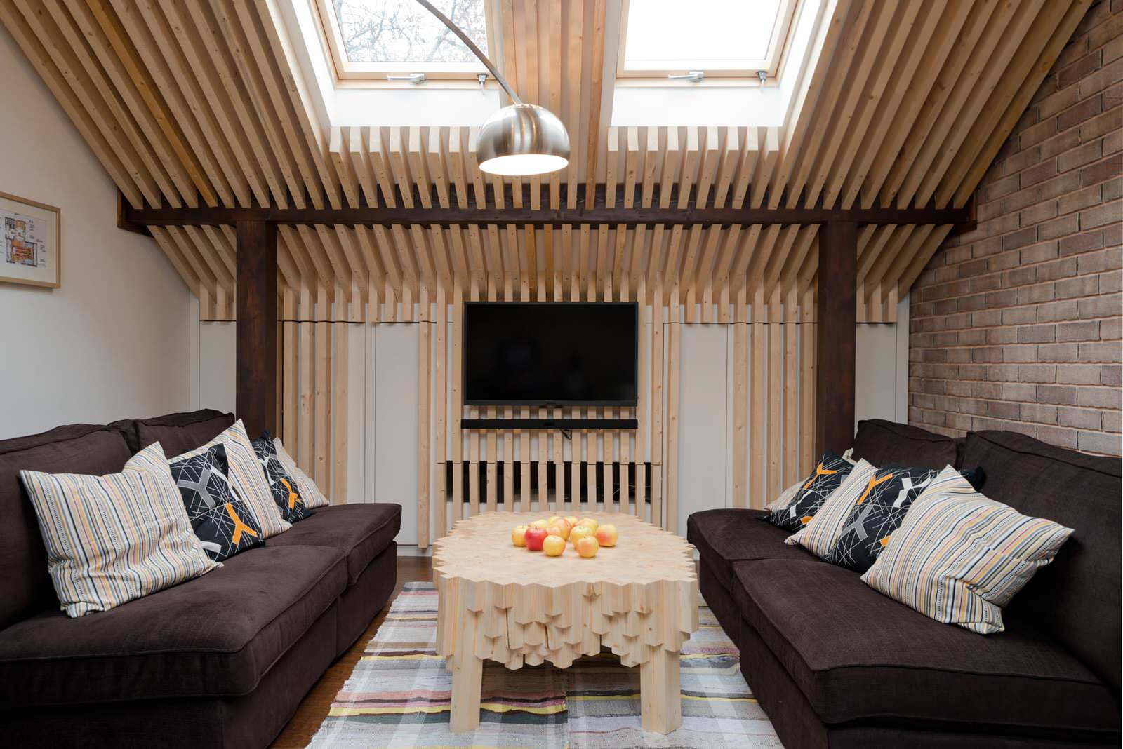 МАНСАРДА С ПОТАЙНЫМИ ДВЕРЦАМИ