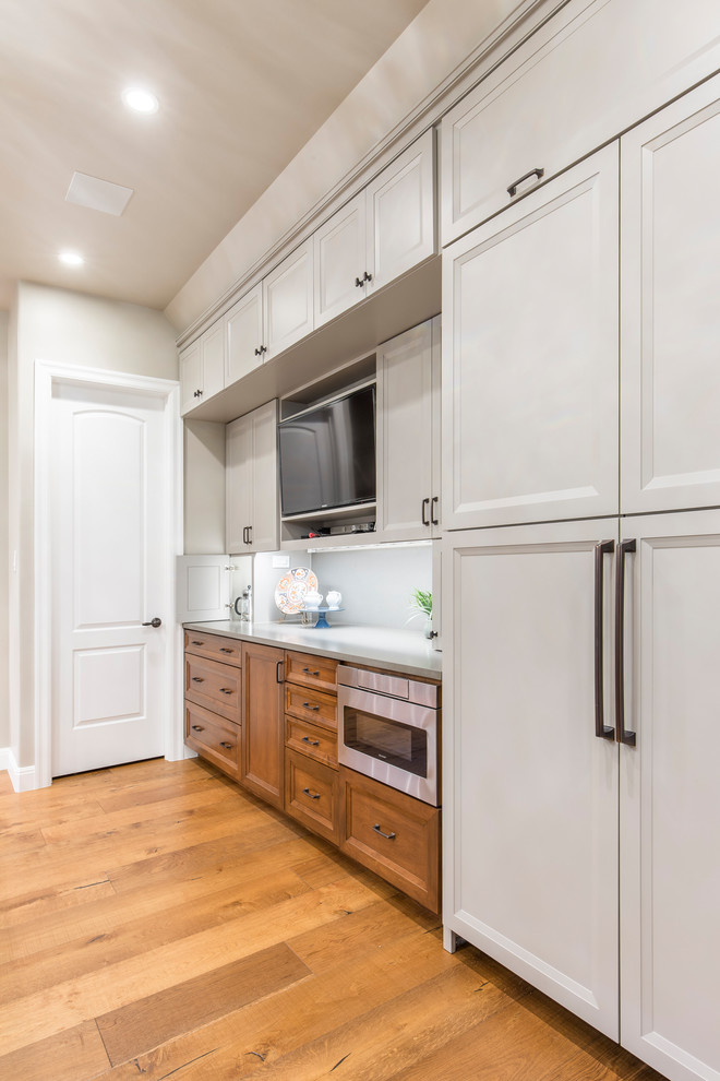 Home design - transitional home design idea in Austin