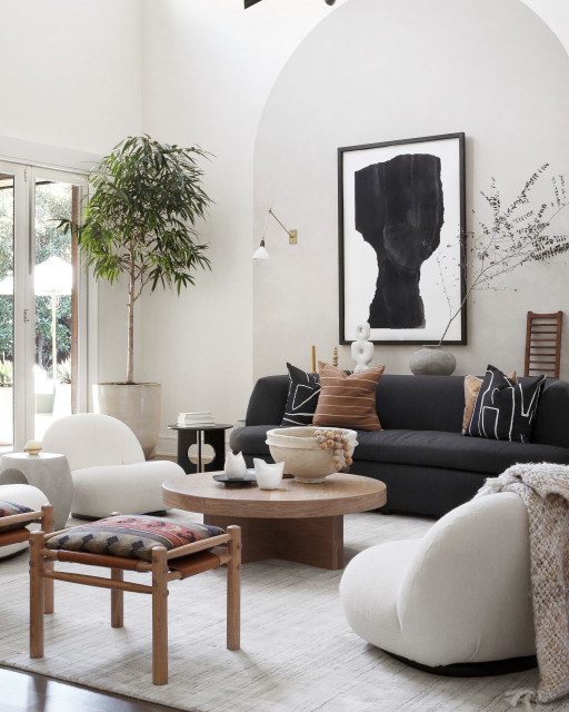 Houzz Tour: New Warmth for a Chic Contemporary Home