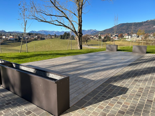 Giardino LV contemporary-deck