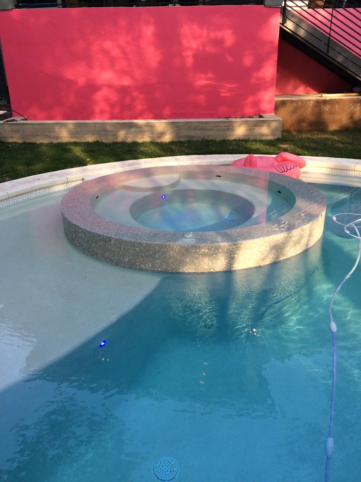 Circle Pool, Pink Wall