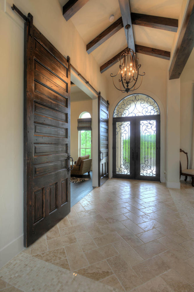 Transitional entryway photo in Austin