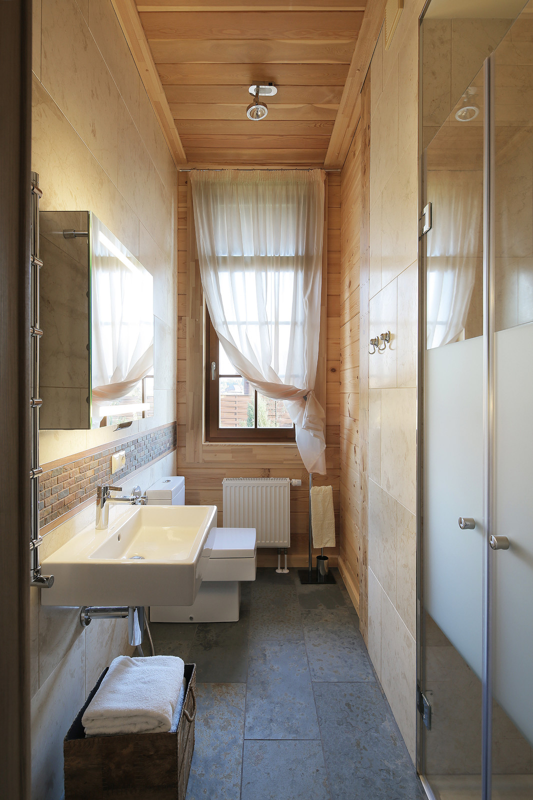 Современный дом из бруса в эко стиле