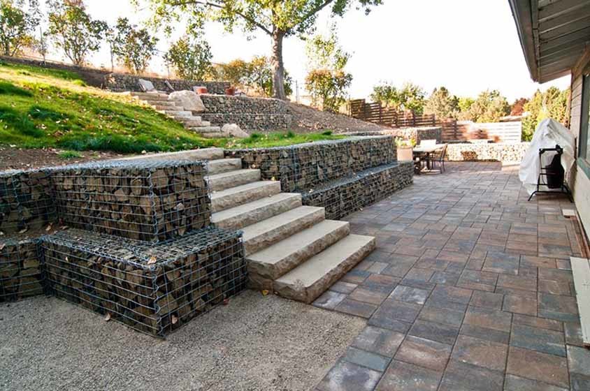 This is an example of a contemporary garden in Boise.