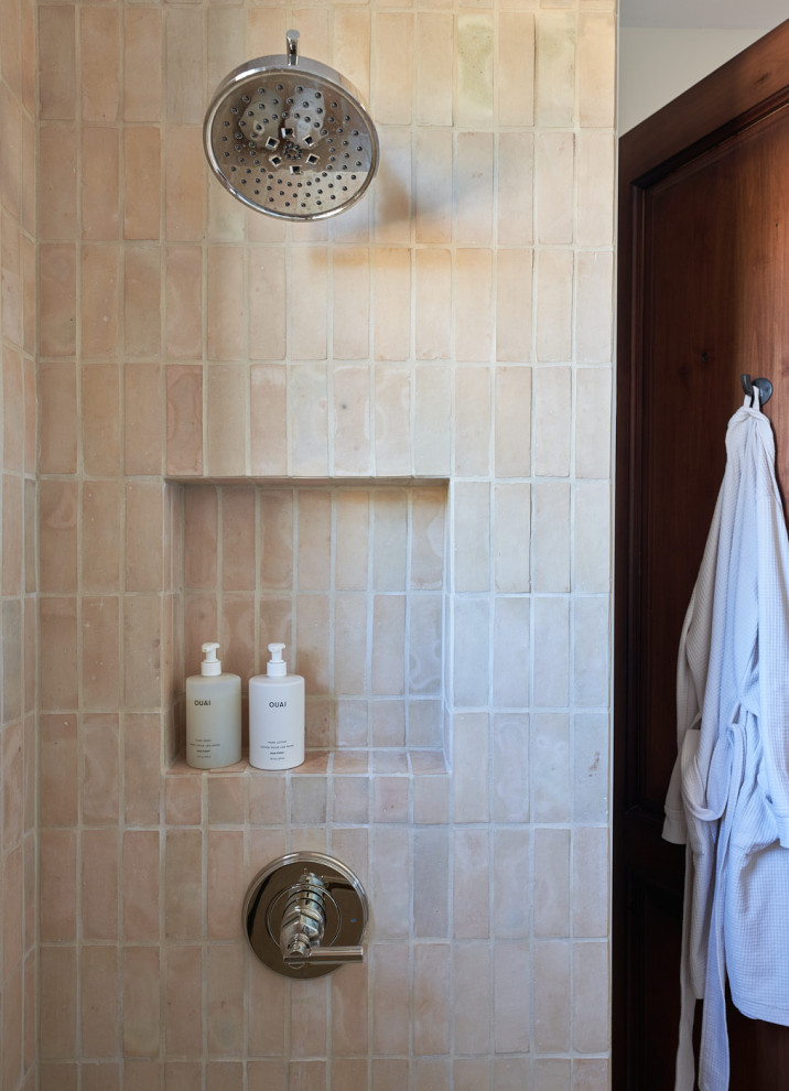 Bathroom - transitional bathroom idea in Phoenix
