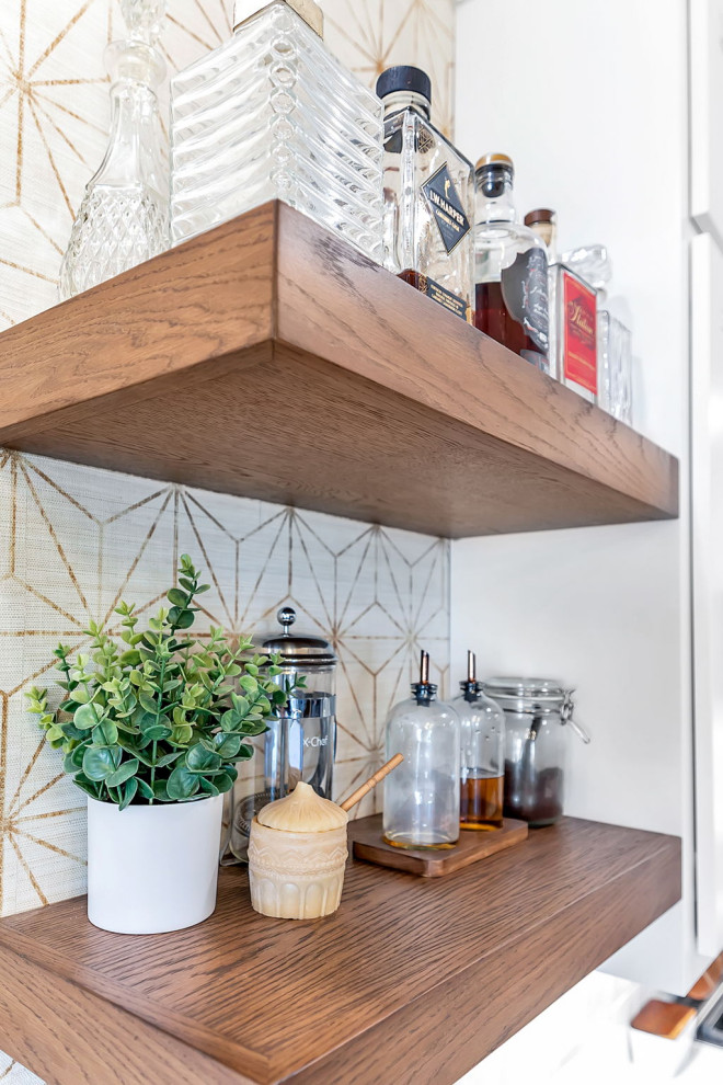 Photo of a midcentury home bar in Nashville.
