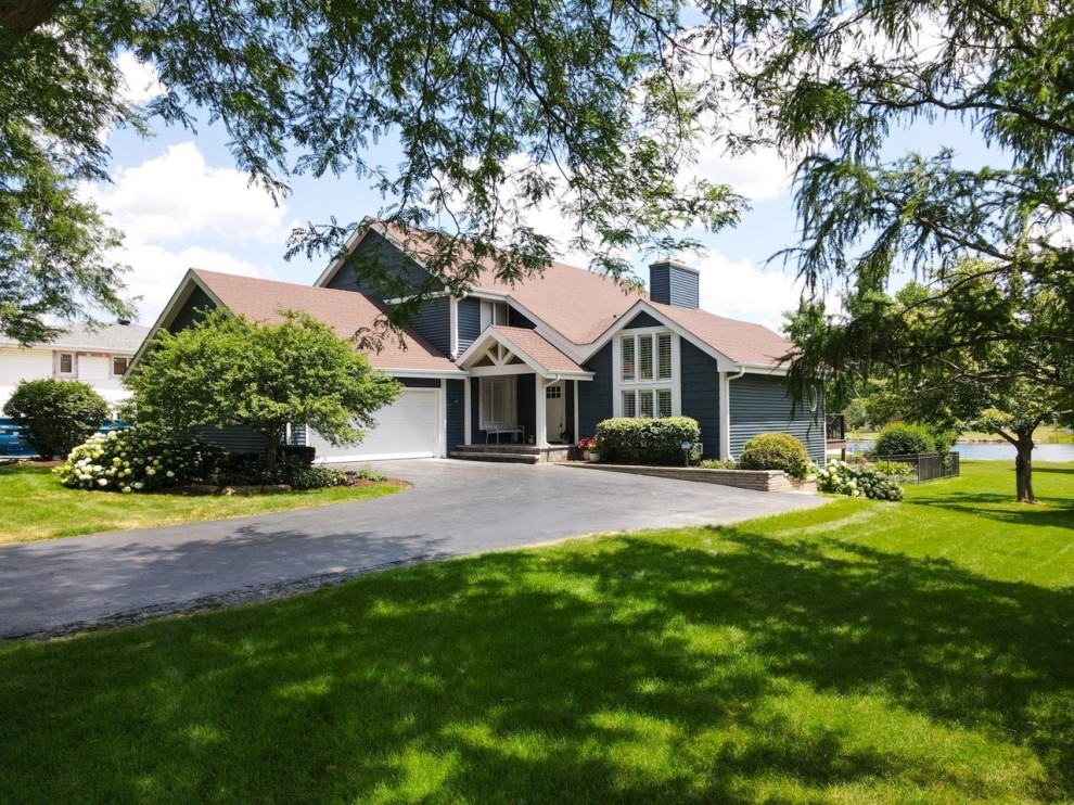Lakefront Lodge