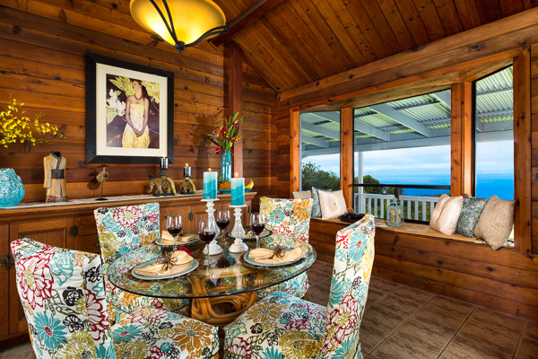 Expansive country dining room in Hawaii.