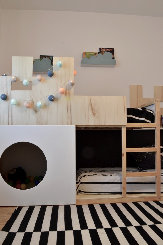 Inspiration for a scandinavian kids' room in Rome.