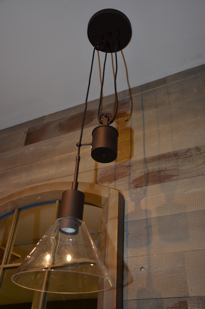 Home design - rustic home design idea in Toronto