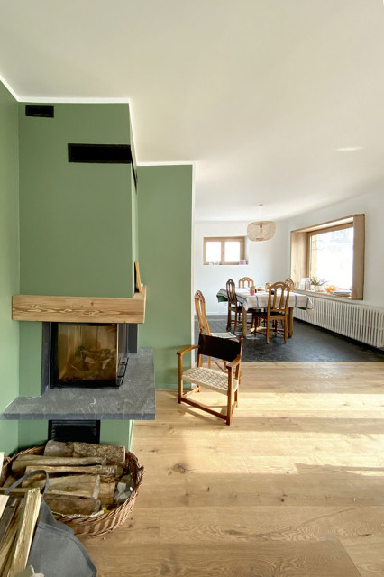 R&eacute;novation compl&egrave;te d'un chalet rustic-living-room