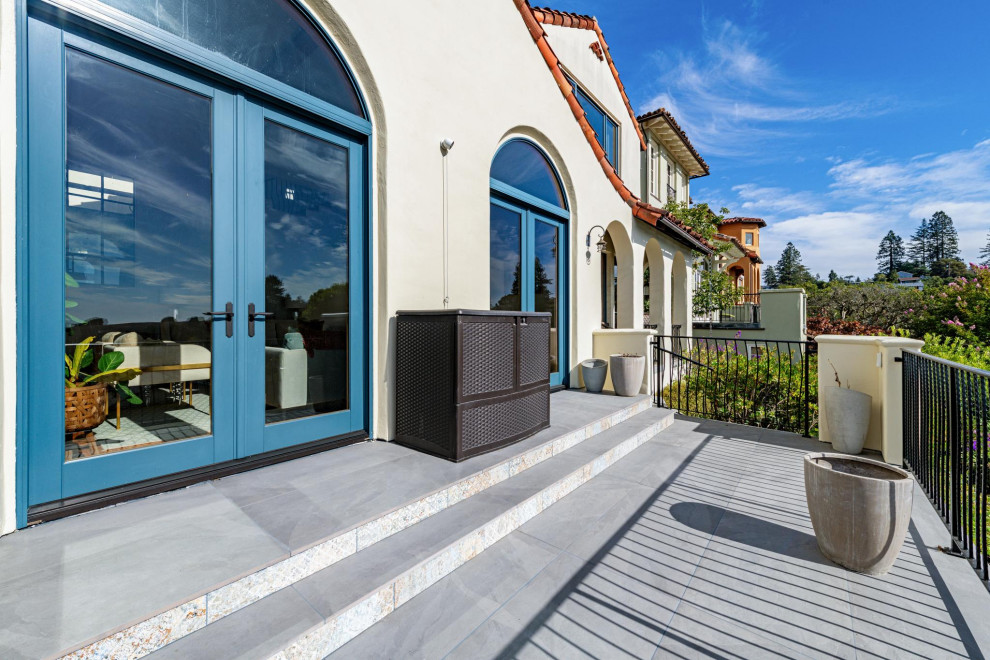 Home design - transitional home design idea in San Francisco