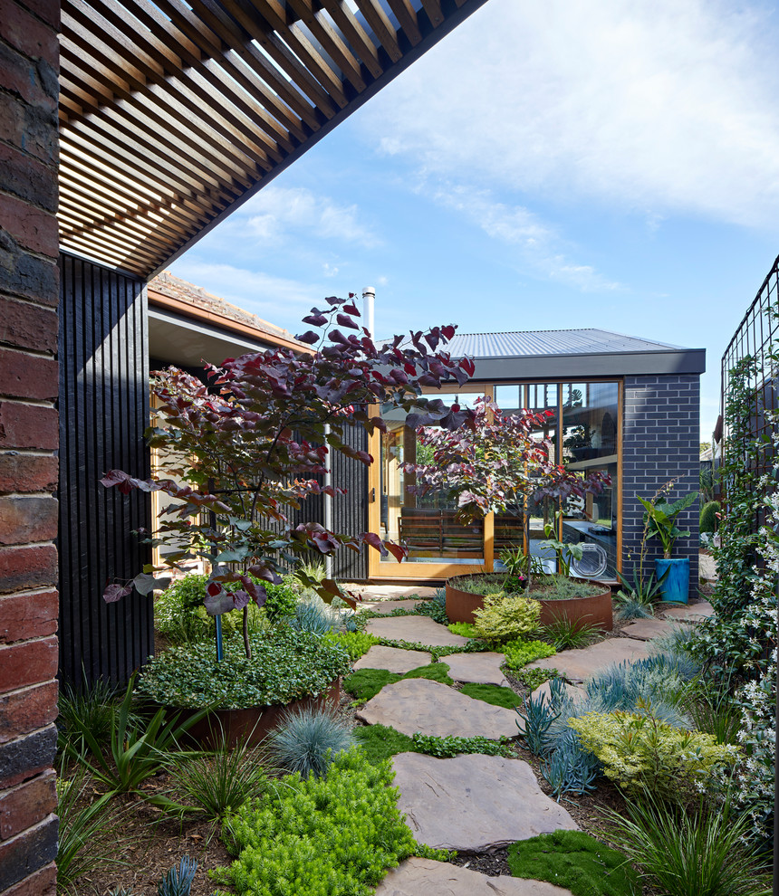 This is an example of a garden in Melbourne.