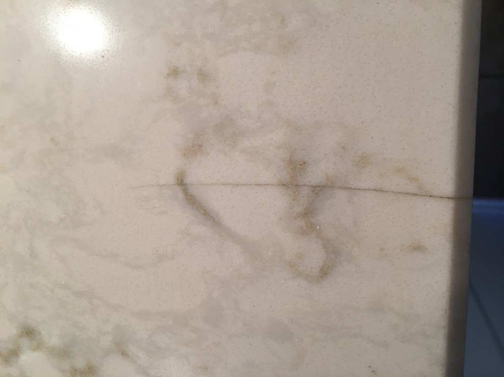 Can quartz countertops crack?