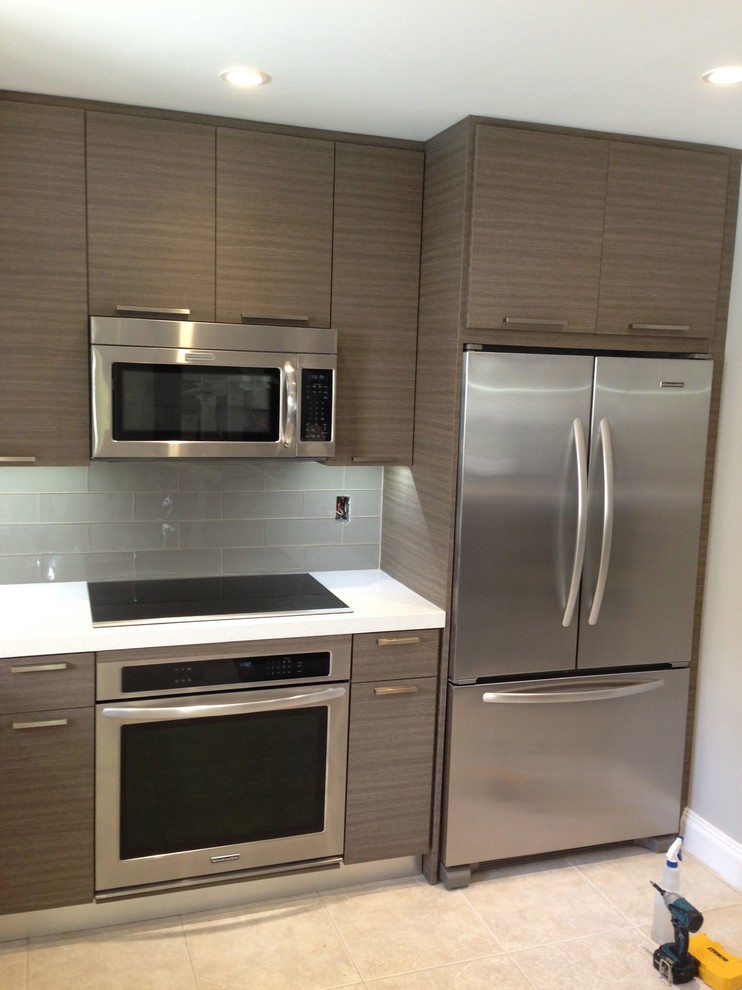 Example of a transitional kitchen design in Miami