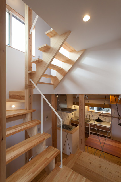 スーパースキップフロアハウス moderno-escalera