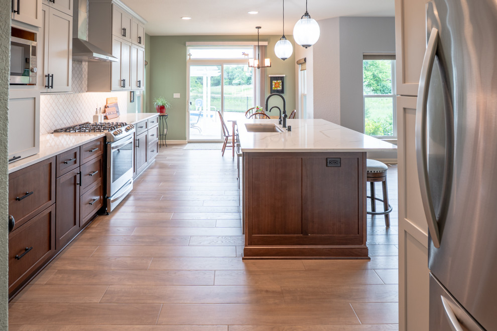 Inspiration for a transitional kitchen remodel in Milwaukee